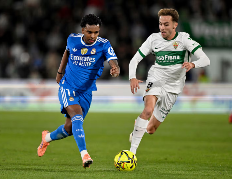 皇马主场0比2塞尔塔，心态失衡红牌左右赛果，三大进攻利器哑火