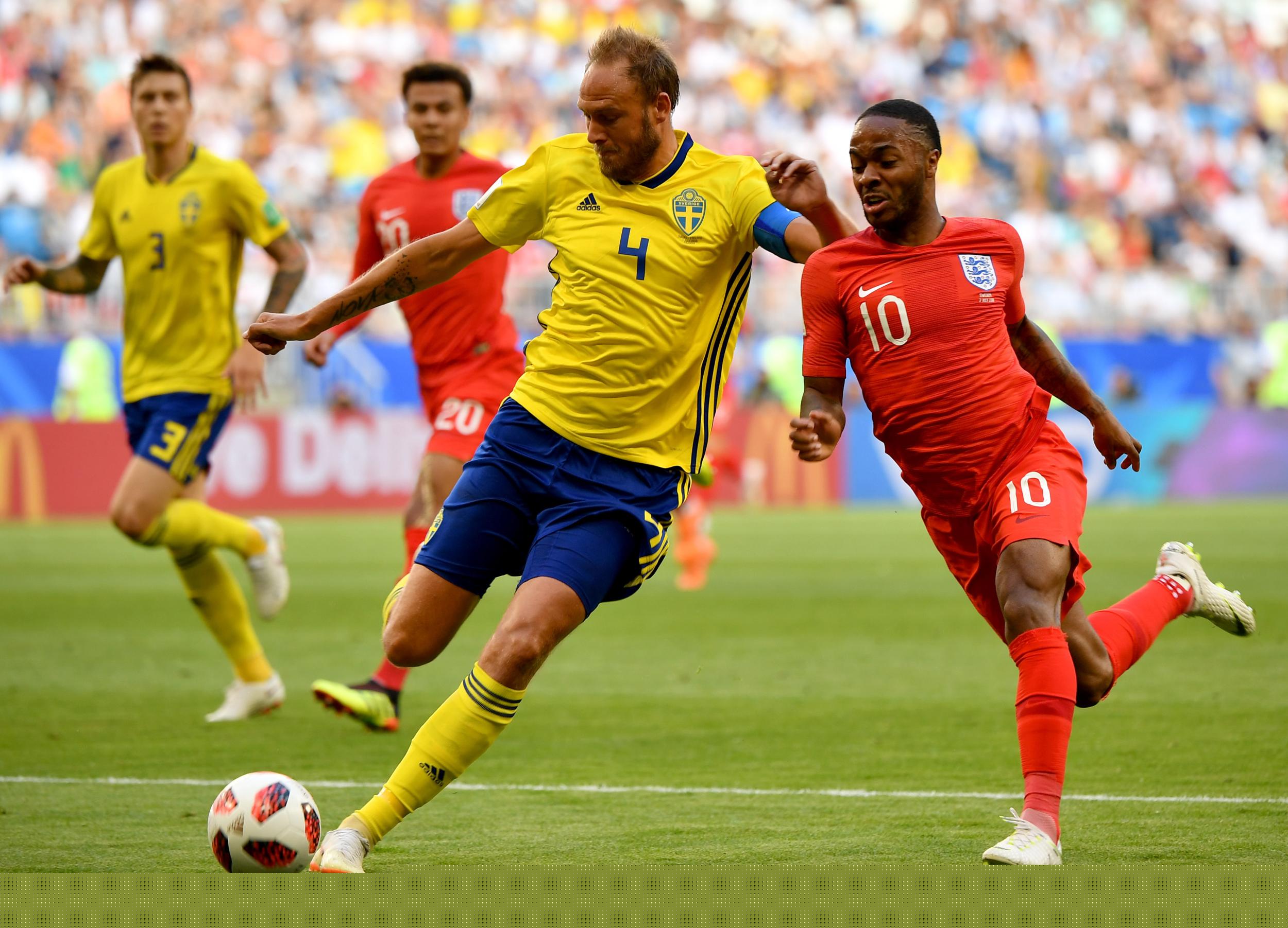 踢球者：拜仁正密切关注格里马尔多，希望其替代格雷罗