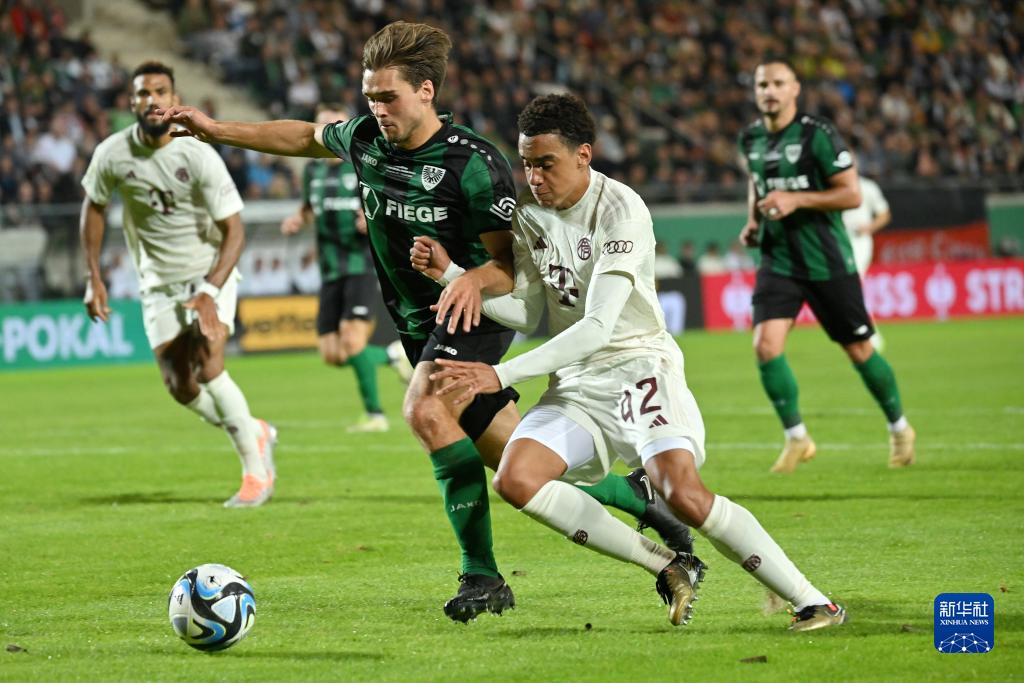 韩媒：全北现代外籍助教涉嫌“拉眼角”种族歧视韩国裁判