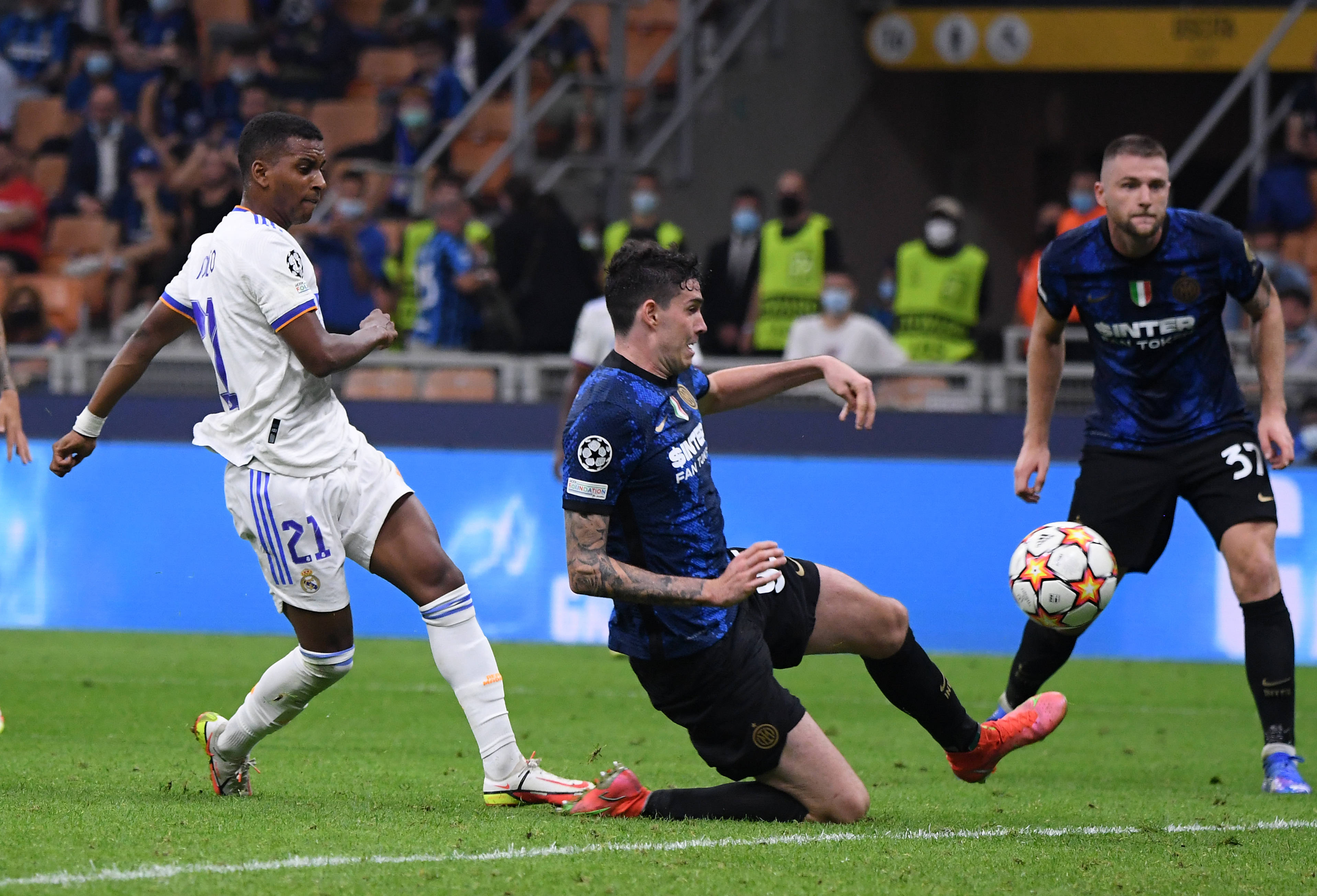 马斯切拉诺：阿连德因发烧没参加训练；温哥华队有很多好球员