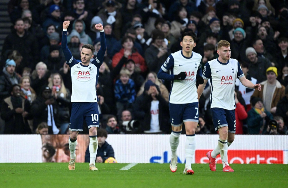芝加哥公牛球员诺亚·埃森格因伤报销，NBA生涯受挫，发展联盟表现亮眼，未来仍有潜力。